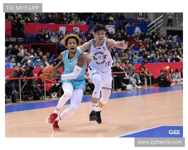 吉林男篮与青岛男篮激战正酣谁能在赛场上笑到最后
